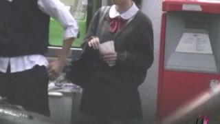 隠撮 じゃれ合い女子校生☆瞬間パンチラNO.１