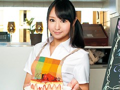 美人すぎるケーキ屋店員