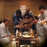 忘年会で部下の妻を強制裸踊り後に輪姦したビデオ3