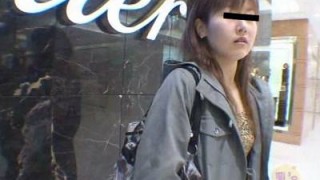 素人初体験 野外胸出し　〜おっぱいストリートキング〜