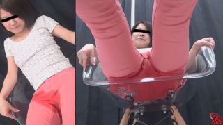 おしっこ我慢女に小さな試練をあたえてみました！！