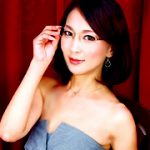 見つめられながらの上品な卑猥語 艶堂しほり